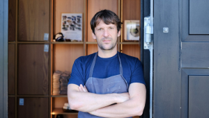 Chef Rene Redzepi, confundador do Noma, se afasta do cargo após denúncias de abusos