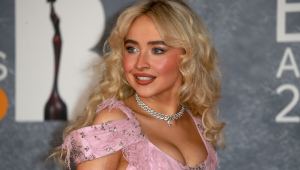 Do pop ao rap: beleza de Sabrina Carpenter e Doechii inspira produções para o Lollapalooza