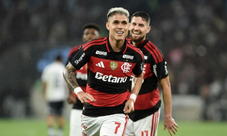 Flamengo bate Remo e retorna ao G-4 do Brasileirão