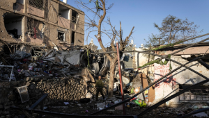 Irã ataca cidades próximas a principal centro de pesquisa nuclear de Israel