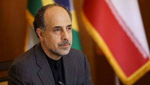 Abdollah Nekounam, embaixador do Irã no Brasil, durante coletiva de imprensa nesta segunda-feira (2)