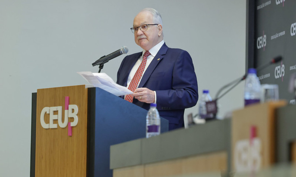Presidente do STF, Edson Fachin, durante aula magna para estudantes de Direito do Centro Universitário de Brasília (CEUB)