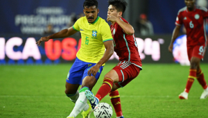 Alex Sandro é cortado por lesão, e Ancelotti convoca Kaiki Bruno, do Cruzeiro