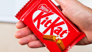 KitKat comunica roubo de 12 toneladas de chocolates e brinca com situação