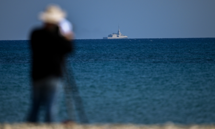 Sexto dia de guerra entre Israel e Irã tem escalada de ataques e envio de navios europeus