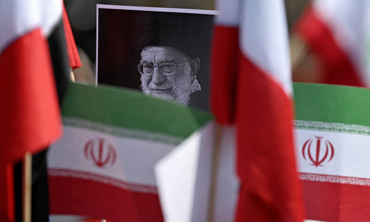 Irã define sucessor de Ali Khamenei em meio à guerra