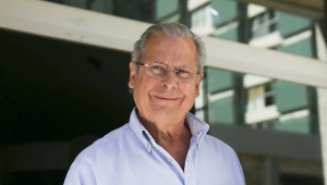 3 Brasília O ex-ministro José Dirceu deixa o Fórum Professor Júlio Fabbrini Mirabete, do Tribunal de Justiça do DF.