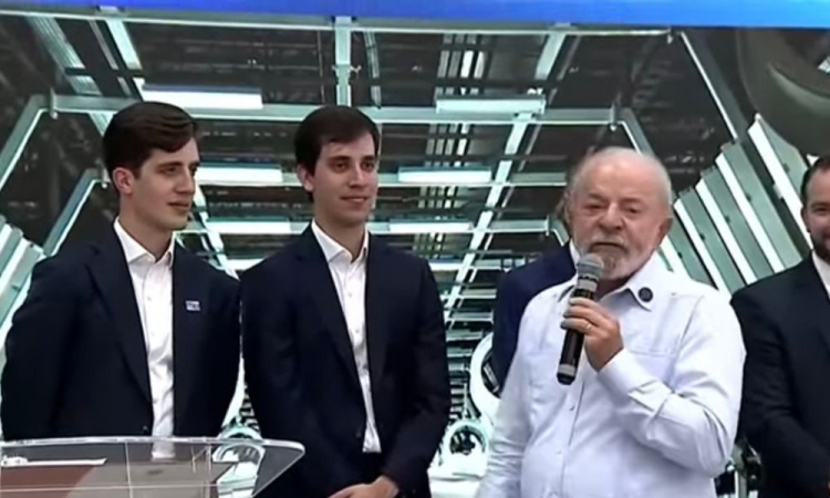 Lula durante discurso em evento de reinauguração