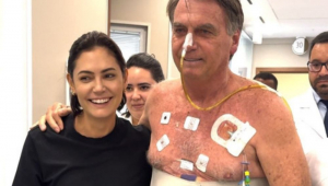 Michelle posta foto de Bolsonaro no hospital e celebra decisão de Moraes: ‘Seguirei cuidando’