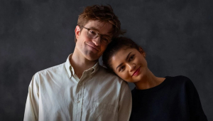 ‘O Drama’, com Zendaya e Pattinson, constrange, diverte e hipnotiza