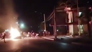 Manifestantes invadem prédio do Partido Comunista de Cuba