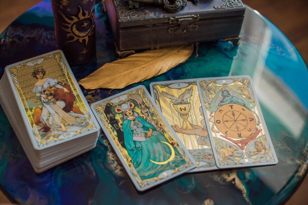 Tarot do dia: previsão para os 12 signos em 25/03/2026