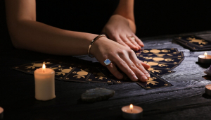 Tarot do dia: previsão para os 12 signos em 27/03/2026