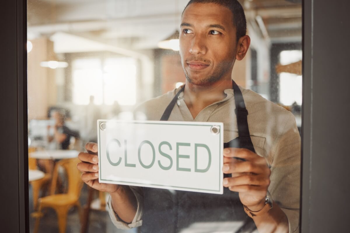 Erros financeiros levam uma parcela significativa de empresas a não conseguir ultrapassar o primeiro ano de funcionamento 