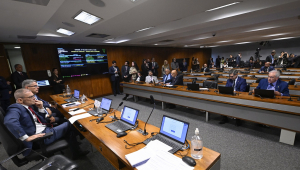 Senadores criticam trocas na CPI do Crime Organizado após rejeição de relatório