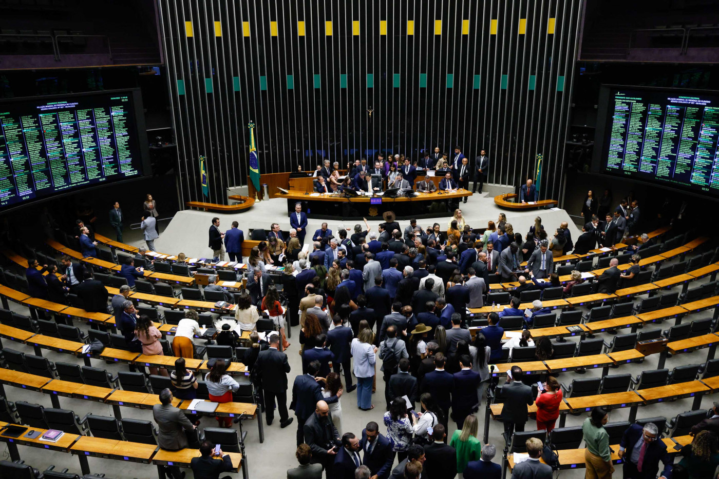 Congresso derruba veto presidencial ao PL da Dosimetria