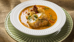 Caldo de mocotó: aprenda receita prática e saudável