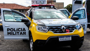 Adolescente é morta a facadas por ex enquanto andava com filha no colo no PR