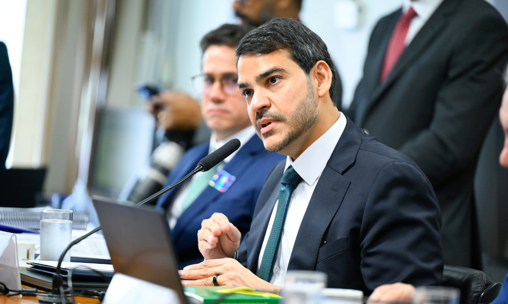 Advogado-geral da União (AGU), Jorge Messias, durante sabatina na Comissão de Constituição e Justiça (CCJ) do Senado