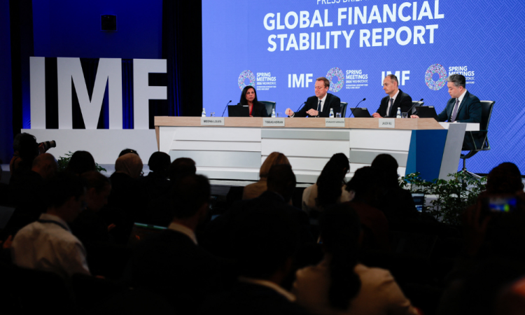 Coletiva de imprensa sobre o Relatório de Estabilidade Financeira Global do FMI durante as Reuniões de Primavera do FMI e do Grupo Banco Mundial de 2026 em Washington, nos Estados Unidos