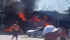 Avião de pequeno porte cai em restaurante e deixa 4 mortos no RS