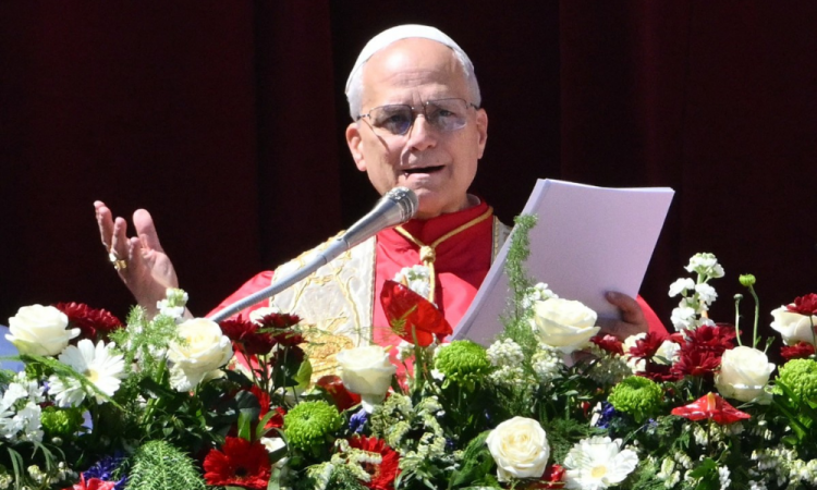 Papa pede paz no Oriente Médio em primeira bênção de Páscoa