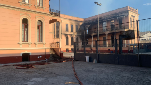 Incêndio atinge prédio histórico de instituto de educação no Paraná