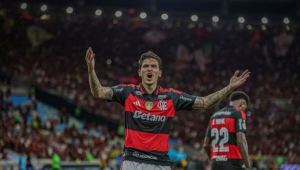 Flamengo bate Vitória por 2 a 1 na Copa do Brasil