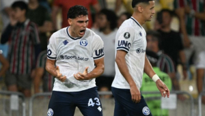 Fluminense sai na frente, mas leva virada do Independiente Rivadavia