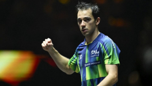 Contra líder mundial, Calderano busca vaga na final em Macau na madrugada de domingo