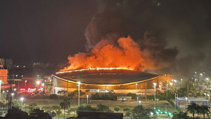Incêndio atinge telhado do Velódromo no Parque Olímpico