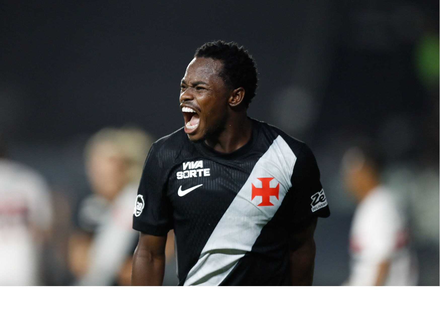 Jogador do Vasco, Andrés Gómez, comemora gol marcado