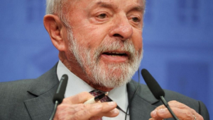 Lula critica paralisação da ONU e diz ser contra invasão a Cuba: ‘Vítima há 70 anos’