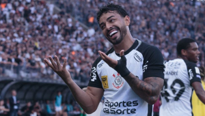 Mesmo com um jogador a menos, Corinthians vence o Vasco por 1 a 0
