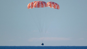 Separação do módulo e pouso na água; veja como foi o retorno dos astronautas à Terra