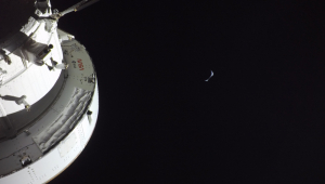 Nasa divulga novas fotos da Terra e da Lua capturadas durante Artemis II