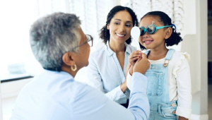 O que os pais precisam saber antes de escolher um tratamento de miopia para seus filhos