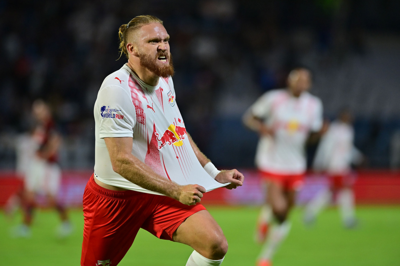 Pitta, do Red Bull Bragantino, durante partida contra o Flamengo pela nona rodada do Brasileirão 2026