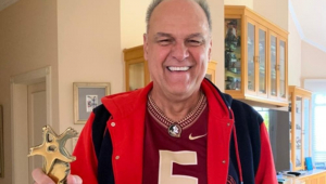 Flamengo aposenta camisa 14 do basquete em homenagem a Oscar: ‘Eterno’