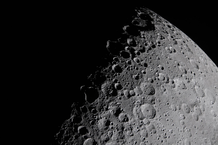 Nasa divulga imagens do lado oculto da Lua