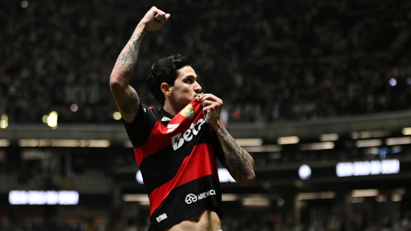 Pedro abre o placar para o Flamengo e comemora