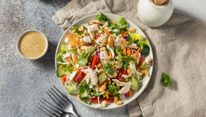 Salada com proteína: aprenda a preparar opção prática e nutritiva