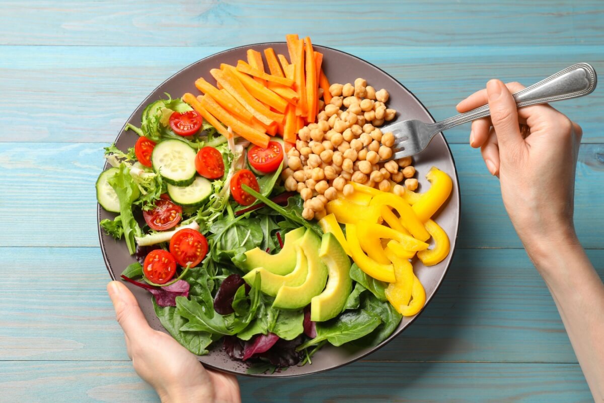 As escolhas diárias à mesa podem funcionar como um verdadeiro “check-up metabólico” 