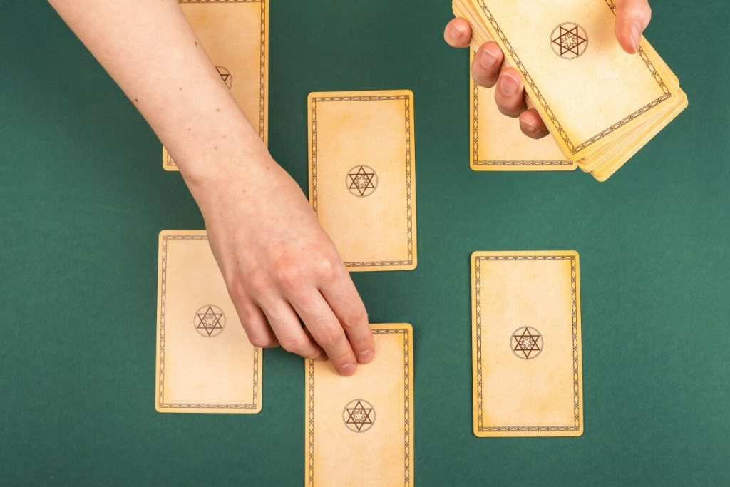 Tarot do dia: previsão para os 12 signos em 09/04/2026