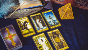 Tarot do dia: previsão para os 12 signos em 12/04/2026