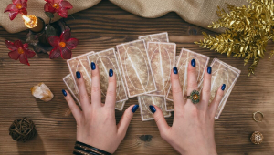 Tarot do dia: previsão para os 12 signos em 18/04/2026 