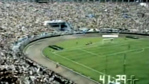 Duelo entre Portuguesa e Corinthians no Pacaembu, em 1980, acabou em confusão