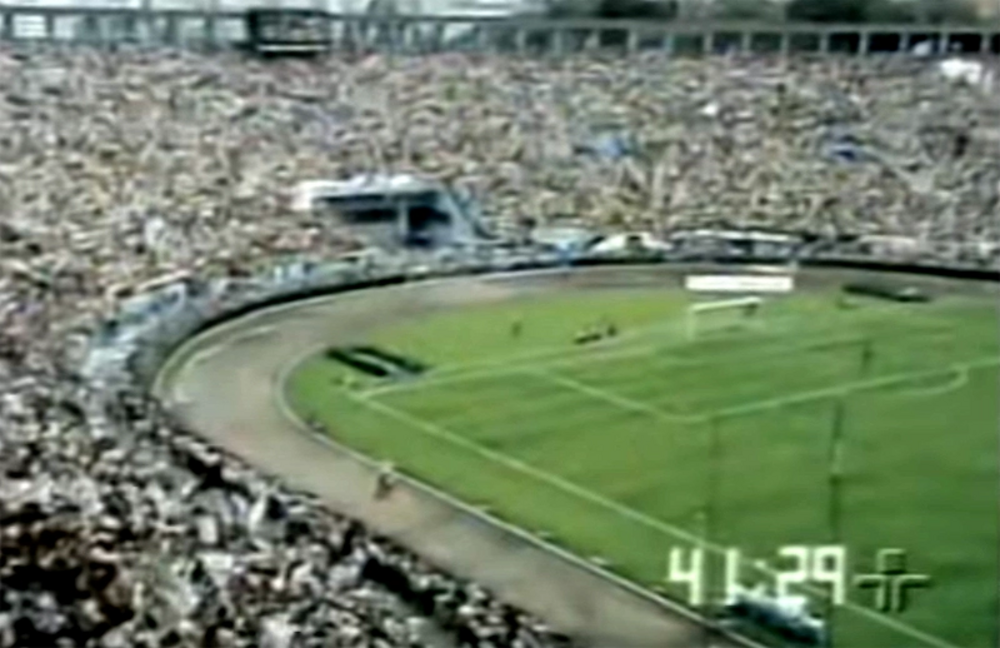 Duelo entre Portuguesa e Corinthians no Pacaembu, em 1980, acabou em confusão