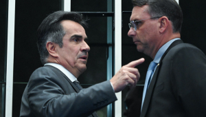‘Tem que ser investigado como todos’, diz Ciro Nogueira sobre Flávio Bolsonaro
