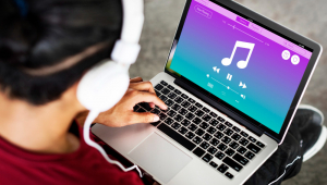 Como montar a playlist de Dia das Mães perfeita para o almoço em família